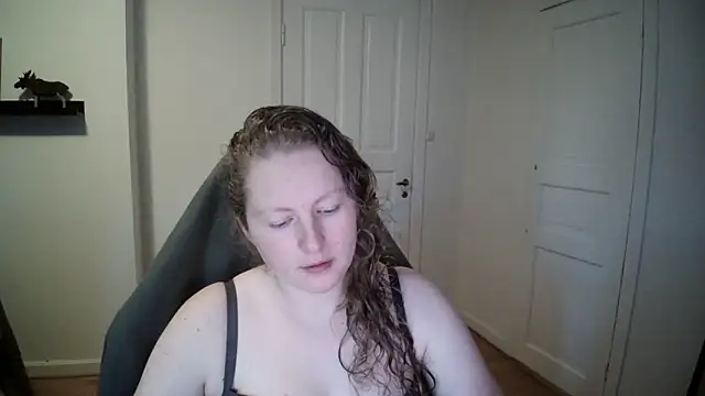 Girlnina-1995 online show from December 12, 2024, 9:30 am