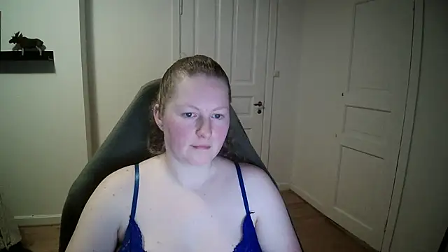 Girlnina-1995 online show from January 6, 2025, 5:59 pm