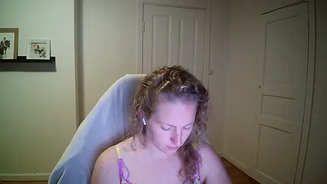 Snapshot of Girlnina-1995 chatting on September 29, 2025, 8:57 pm Girlnina-1995 online show from September 29, 2025, 8:57 pm