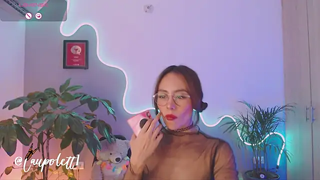 Snapshot of LauPolett chatting on February 6, 2025, 12:00 am LauPolett online show from February 6, 2025, 12:00 am