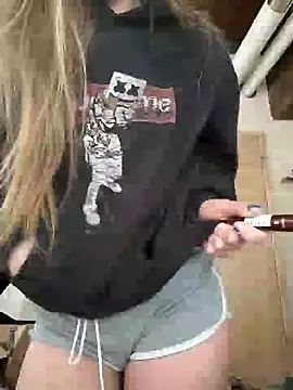 eatmeplease44 online show from February 1, 2025, 4:00 pm