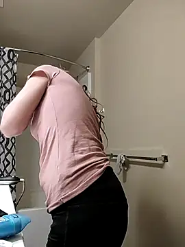 eatmeplease44 online show from February 15, 2025, 7:49 am