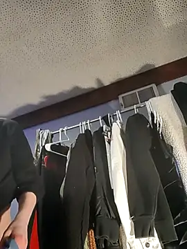 eatmeplease44 online show from March 12, 2025, 2:45 pm