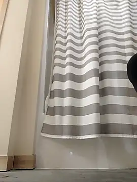 eatmeplease44 online show from March 20, 2025, 8:29 pm