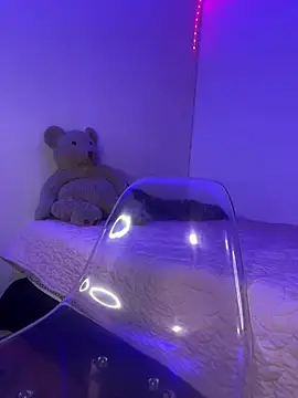 Snapshot of MeganKitty_ chatting on December 8, 2024, 10:25 pm MeganKitty online show from December 8, 2024, 10:25 pm