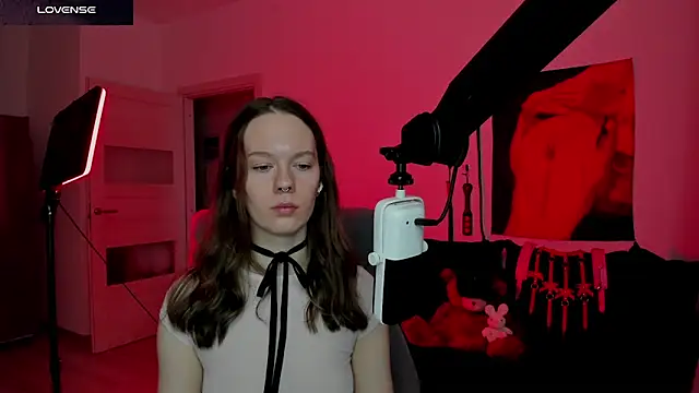 DivineBite online show from March 19, 2026, 1:48 pm