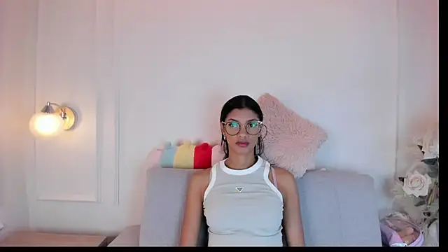 Snapshot of liagirl_cute chatting on February 1, 2025, 11:21 am liagirl cute online show from February 1, 2025, 11:21 am