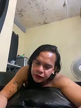sweetyula online show from May 15, 2026, 11:23 pm