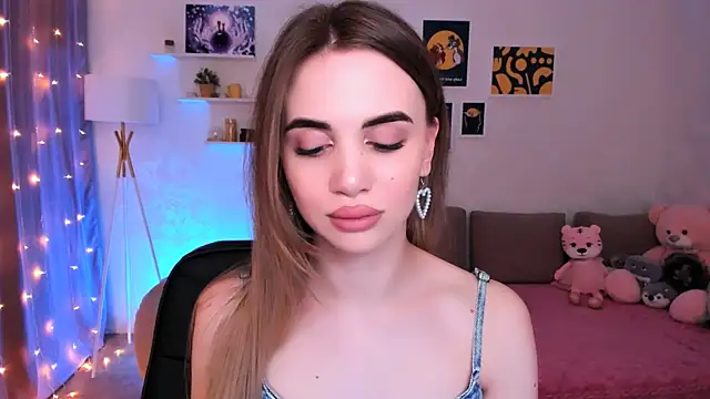 Snapshot of aPieceOfJoy chatting on March 20, 2025, 12:30 am aPieceOfJoy online show from March 20, 2025, 12:30 am