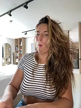 Thescorpionfr online show from February 17, 2026, 4:13 pm