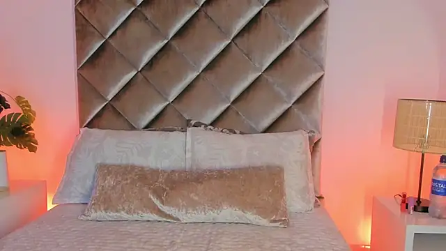 malaia hills online show from March 27, 2026, 7:02 pm