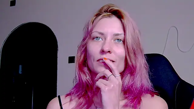 karo123421 online show from November 20, 2025, 9:25 pm