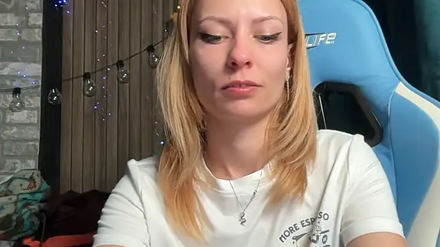 Snapshot of karo123421 chatting on February 12, 2026, 9:43 pm karo123421 online show from February 12, 2026, 9:43 pm