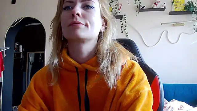 Snapshot of karo123421 chatting on February 25, 2026, 9:19 am karo123421 online show from February 25, 2026, 9:19 am