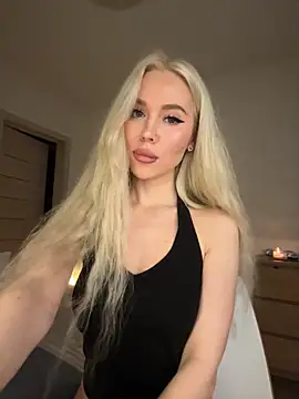 Snapshot of xDinnax chatting on November 8, 2025, 8:29 pm xDinnax online show from November 8, 2025, 8:29 pm