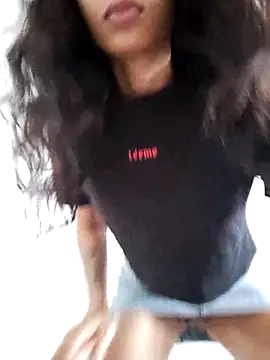 Leaberry online show from December 17, 2025, 5:19 pm