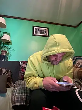 Snapshot of charactrzero chatting on December 22, 2024, 3:55 pm charactrzero online show from December 22, 2024, 3:55 pm