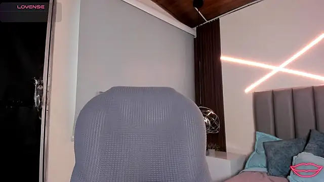 Veronicalanx1 online show from March 24, 2026, 11:37 am