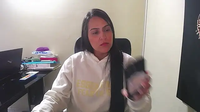 Snapshot of kendall_52 chatting on October 13, 2025, 12:27 pm kendall 52 online show from October 13, 2025, 12:27 pm