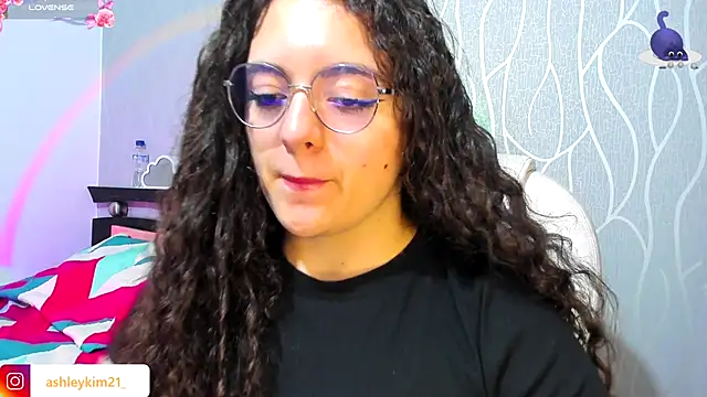 Snapshot of AshleyKim_ chatting on September 21, 2025, 12:34 am AshleyKim online show from September 21, 2025, 12:34 am