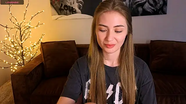 Adelyna Bird online show from June 18, 2026, 9:14 am
