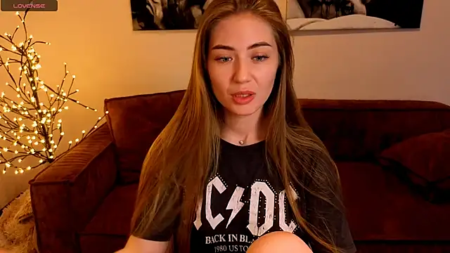 Adelyna Bird online show from June 29, 2026, 11:10 am