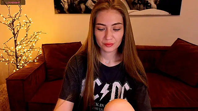 Adelyna Bird online show from July 9, 2026, 6:39 am