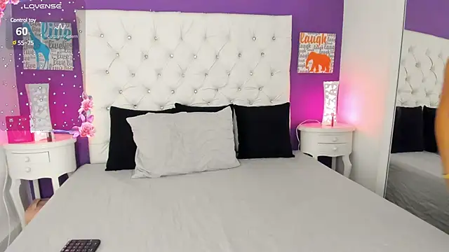 Snapshot of KendalEvanz chatting on March 21, 2025, 2:07 pm KendalEvanz online show from March 21, 2025, 2:07 pm