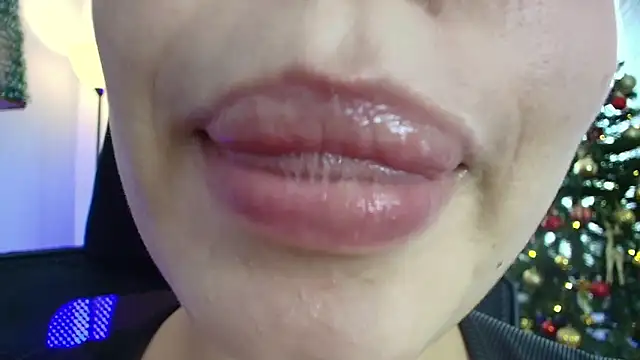 Snapshot of lisbet21x chatting on December 20, 2024, 7:28 pm lisbet21x online show from December 20, 2024, 7:28 pm