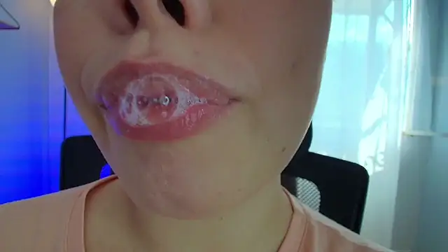 Snapshot of lisbet21x chatting on March 8, 2025, 2:19 pm lisbet21x online show from March 8, 2025, 2:19 pm