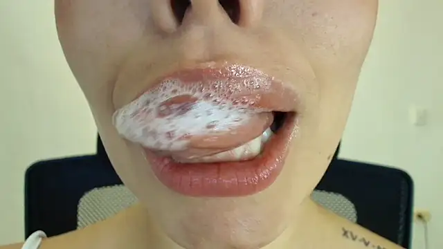 lisbet21x online show from November 29, 2025, 8:12 pm