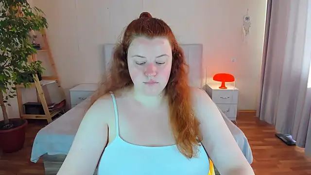 PolinaSalvatore online show from September 23, 2025, 8:06 am