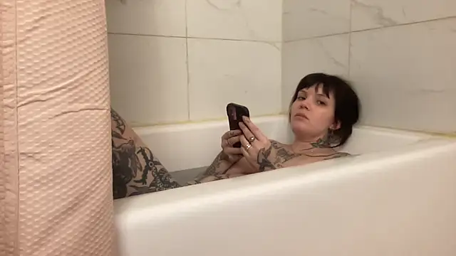 SweetMaisie online show from March 1, 2026, 2:46 am