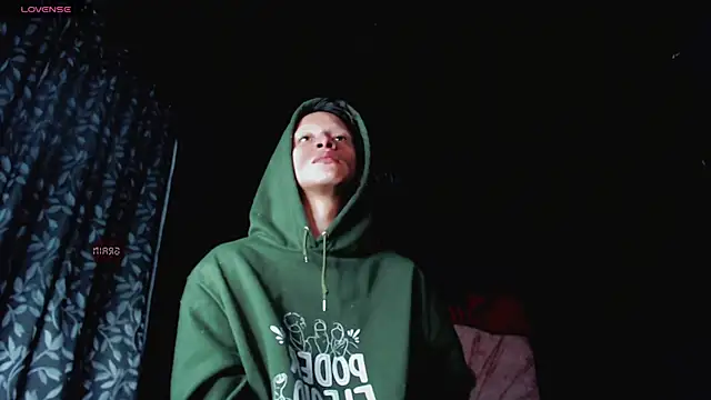 Summer XO online show from February 1, 2025, 5:07 am