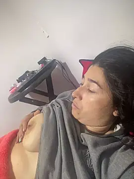 Snapshot of andreaisis2 chatting on December 7, 2024, 5:42 pm andreaisis2 online show from December 7, 2024, 5:42 pm