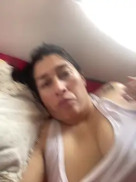 Snapshot of andreaisis2 chatting on January 26, 2025, 5:13 pm andreaisis2 online show from January 26, 2025, 5:13 pm