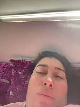 Snapshot of andreaisis2 chatting on February 15, 2025, 9:15 pm andreaisis2 online show from February 15, 2025, 9:15 pm