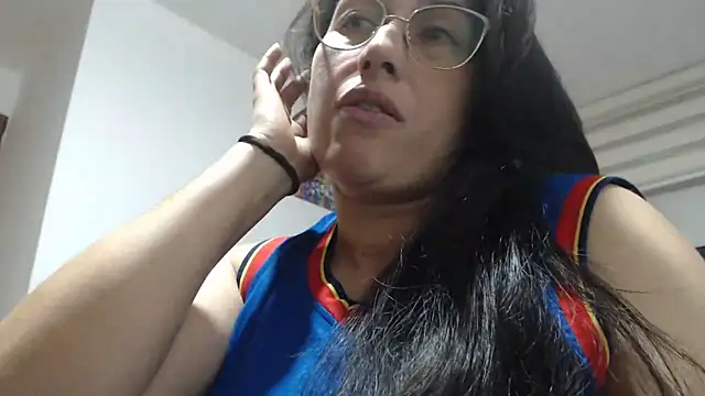 Snapshot of andreaisis2 chatting on October 23, 2025, 3:39 am andreaisis2 online show from October 23, 2025, 3:39 am