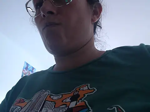 Snapshot of andreaisis2 chatting on November 4, 2025, 6:51 pm andreaisis2 online show from November 4, 2025, 6:51 pm