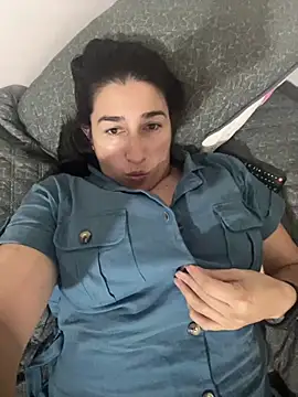 andreaisis2 online show from April 12, 2026, 10:26 pm