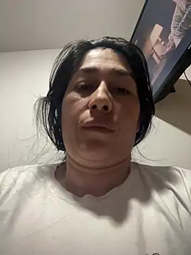 Snapshot of andreaisis2 chatting on April 25, 2026, 7:11 pm andreaisis2 online show from April 25, 2026, 7:11 pm