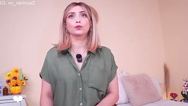 Snapshot of annie22love chatting on February 2, 2026, 9:57 pm annie22love online show from February 2, 2026, 9:57 pm