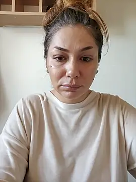 Snapshot of Ella_sweety chatting on November 3, 2025, 7:31 am Ella sweety online show from November 3, 2025, 7:31 am