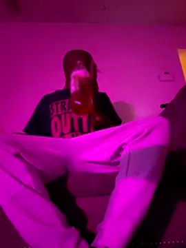 Snapshot of Daddy_hook chatting on December 5, 2024, 4:42 am Daddy hook online show from December 5, 2024, 4:42 am