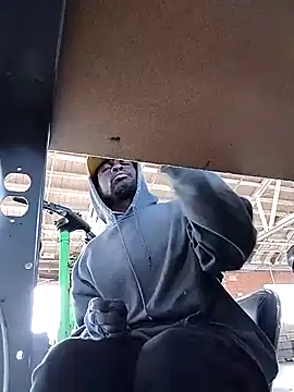 Snapshot of Daddy_hook chatting on December 17, 2024, 6:20 pm Daddy hook online show from December 17, 2024, 6:20 pm