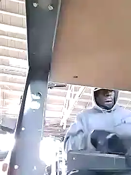 Snapshot of Daddy_hook chatting on December 20, 2024, 6:13 pm Daddy hook online show from December 20, 2024, 6:13 pm