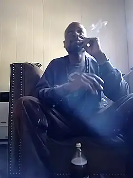 Snapshot of Daddy_hook chatting on October 28, 2025, 10:34 pm Daddy hook online show from October 28, 2025, 10:34 pm