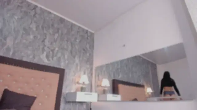 Lia sarahi online show from November 6, 2025, 11:44 am