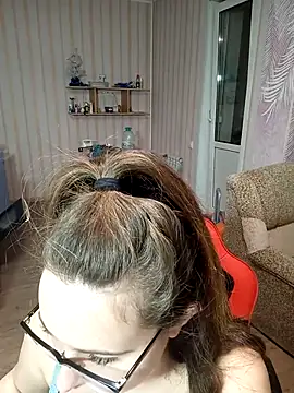 DienkaGreen online show from February 25, 2025, 2:11 pm