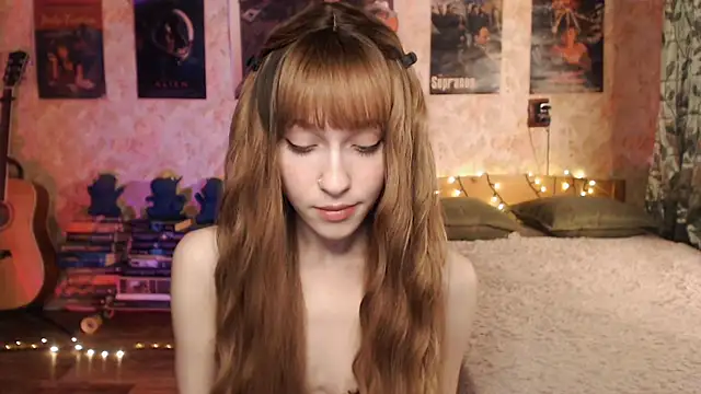 Friendly Ellie online show from December 3, 2024, 1:10 pm